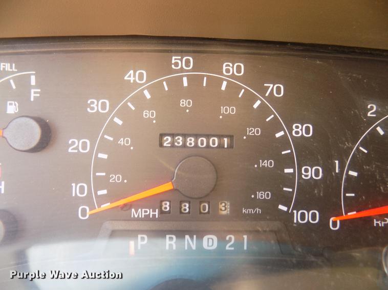 image for item DD2789 2000 Ford F350 Super Duty Lariat Crew Cab pickup truck