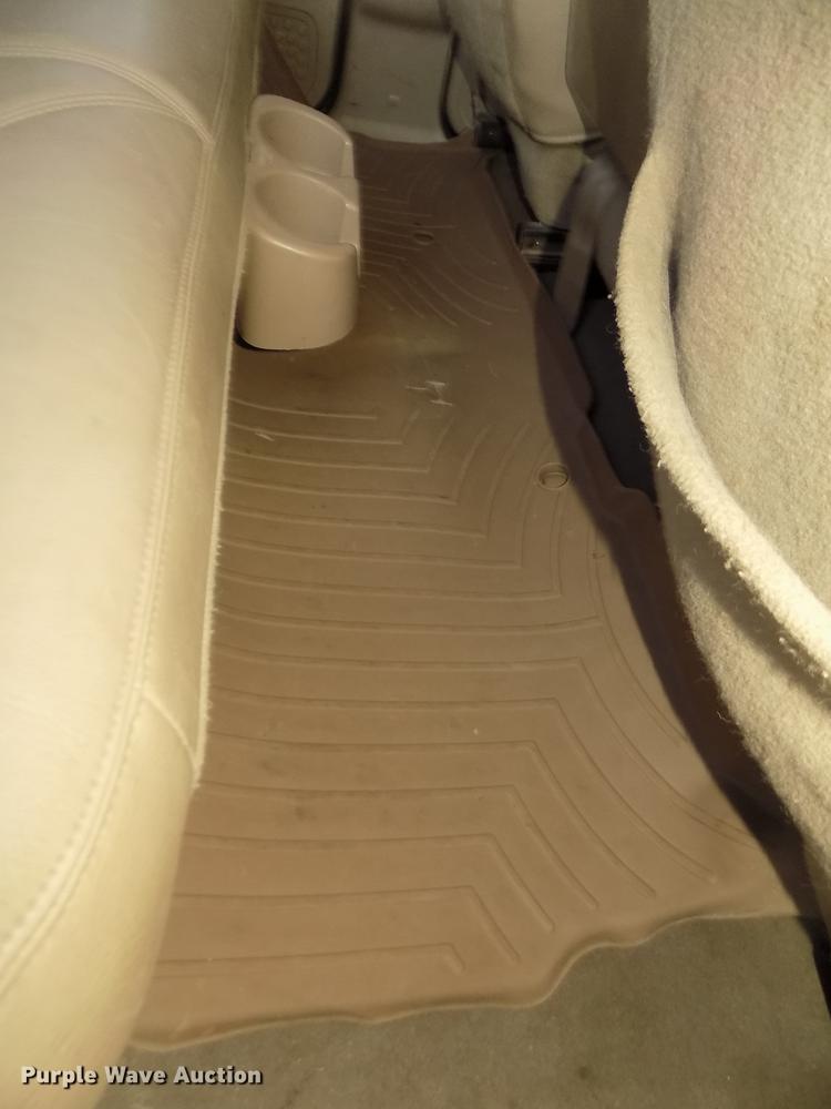 image for item DD2789 2000 Ford F350 Super Duty Lariat Crew Cab pickup truck