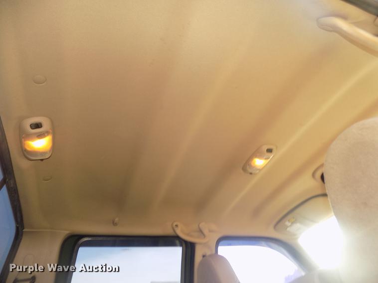 image for item DD2789 2000 Ford F350 Super Duty Lariat Crew Cab pickup truck