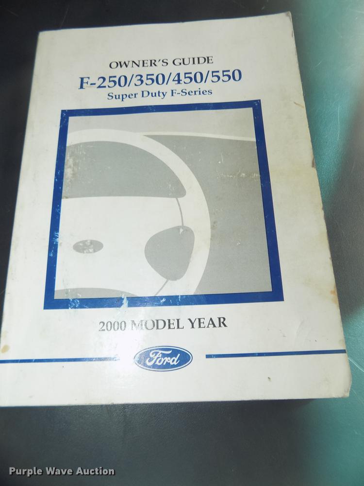 image for item DD2789 2000 Ford F350 Super Duty Lariat Crew Cab pickup truck