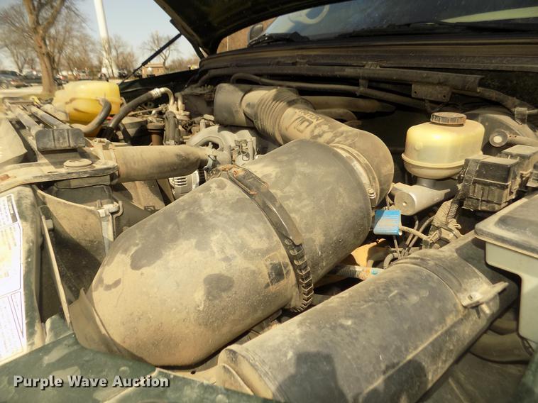 image for item DD2789 2000 Ford F350 Super Duty Lariat Crew Cab pickup truck