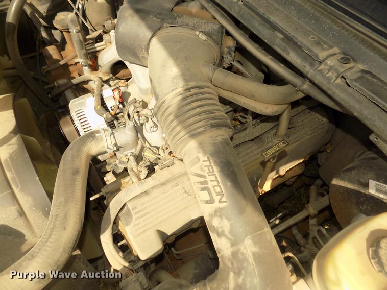 image for item DD2789 2000 Ford F350 Super Duty Lariat Crew Cab pickup truck