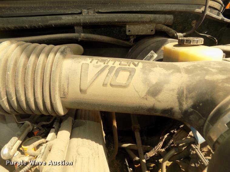 image for item DD2789 2000 Ford F350 Super Duty Lariat Crew Cab pickup truck