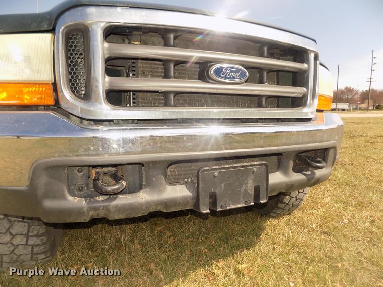 image for item DD2789 2000 Ford F350 Super Duty Lariat Crew Cab pickup truck