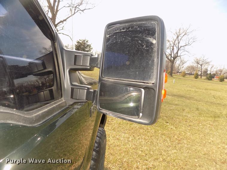 image for item DD2789 2000 Ford F350 Super Duty Lariat Crew Cab pickup truck