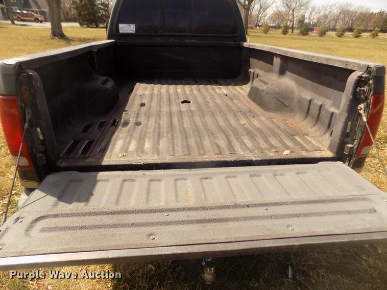 image for item DD2789 2000 Ford F350 Super Duty Lariat Crew Cab pickup truck