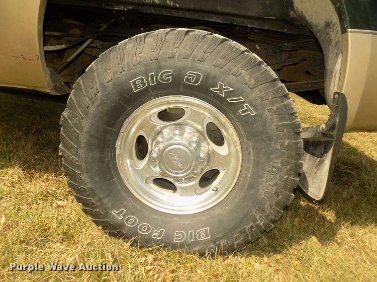 image for item DD2789 2000 Ford F350 Super Duty Lariat Crew Cab pickup truck