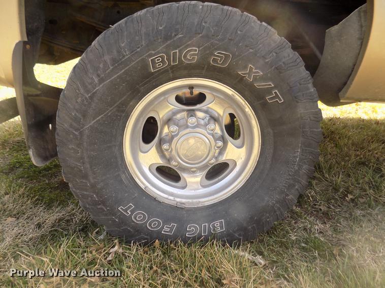 image for item DD2789 2000 Ford F350 Super Duty Lariat Crew Cab pickup truck