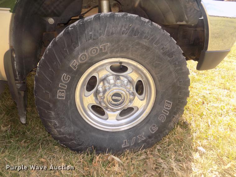 image for item DD2789 2000 Ford F350 Super Duty Lariat Crew Cab pickup truck