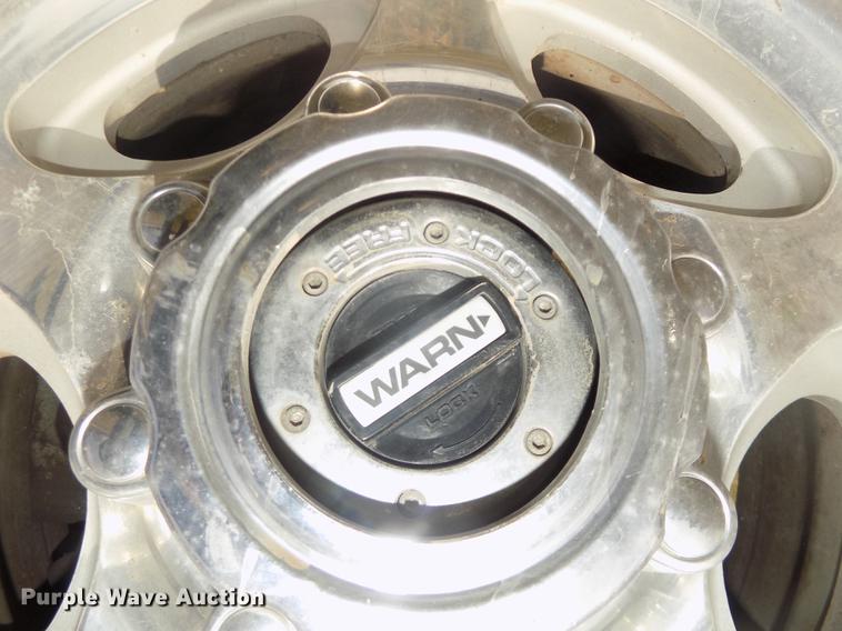 image for item DD2789 2000 Ford F350 Super Duty Lariat Crew Cab pickup truck