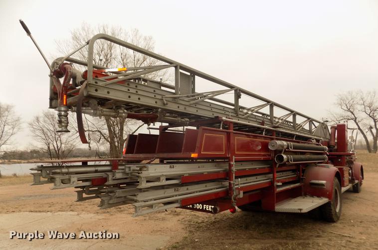 image for item DD2816 1958 American Lafrance ladder fire truck