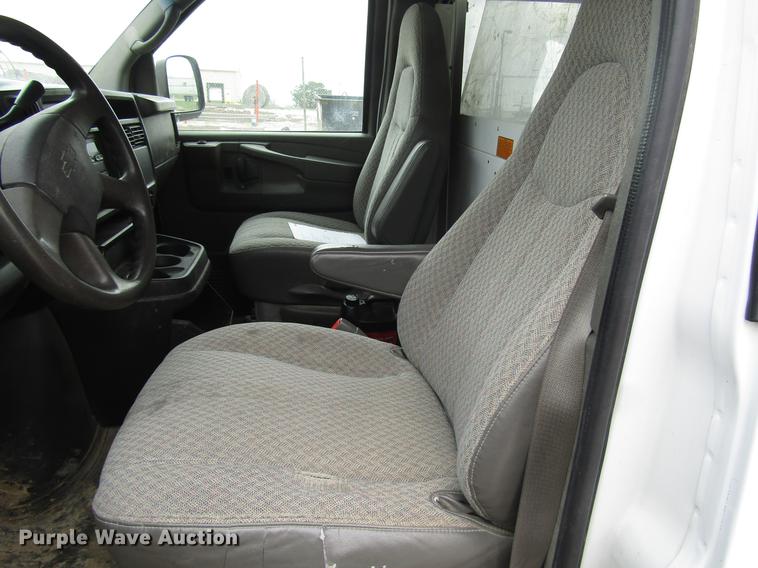 image for item DD7436 2007 Chevrolet Express 1500 van