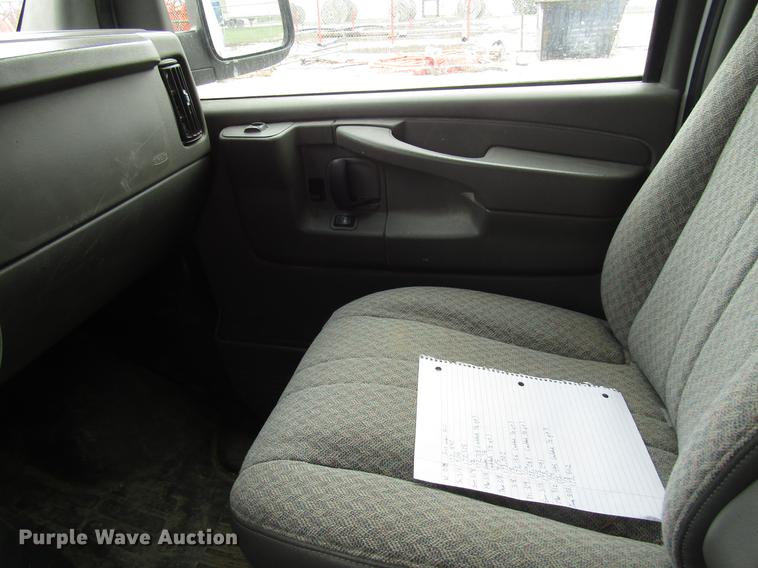 image for item DD7436 2007 Chevrolet Express 1500 van
