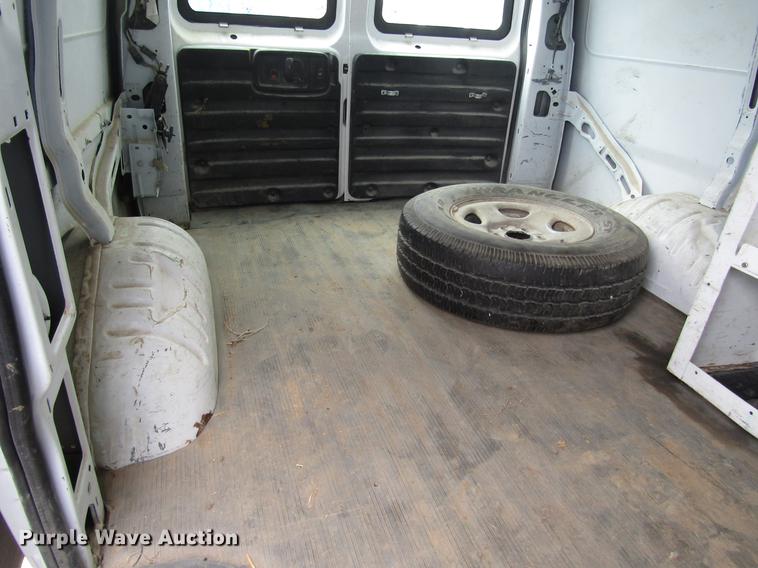 image for item DD7436 2007 Chevrolet Express 1500 van