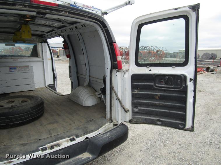 image for item DD7436 2007 Chevrolet Express 1500 van