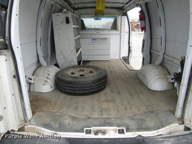 image for item DD7436 2007 Chevrolet Express 1500 van