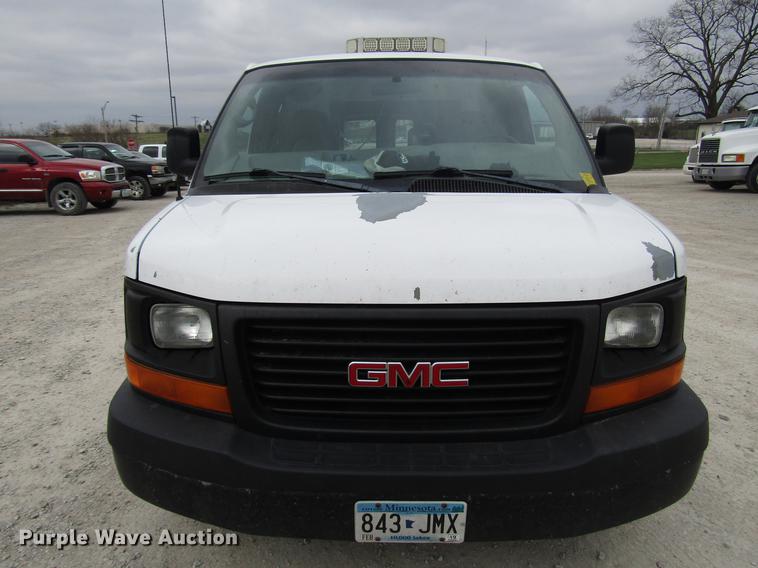 image for item DD7437 2006 GMC Savana G1500 van