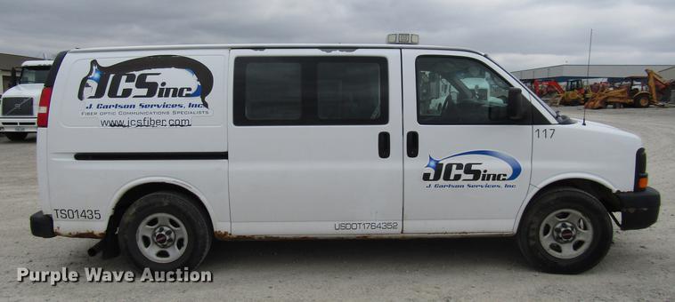 image for item DD7437 2006 GMC Savana G1500 van