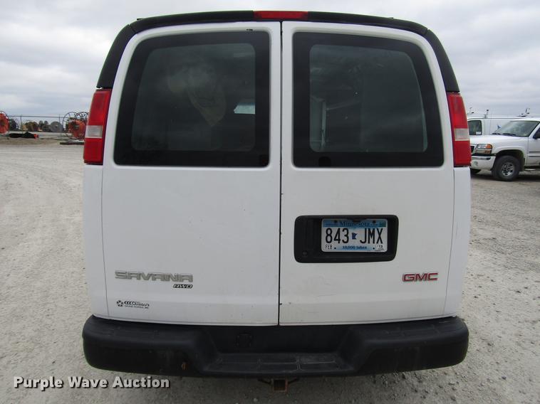 image for item DD7437 2006 GMC Savana G1500 van