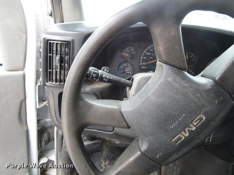 image for item DD7437 2006 GMC Savana G1500 van