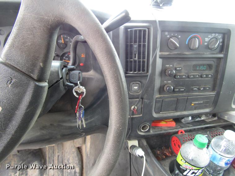 image for item DD7437 2006 GMC Savana G1500 van