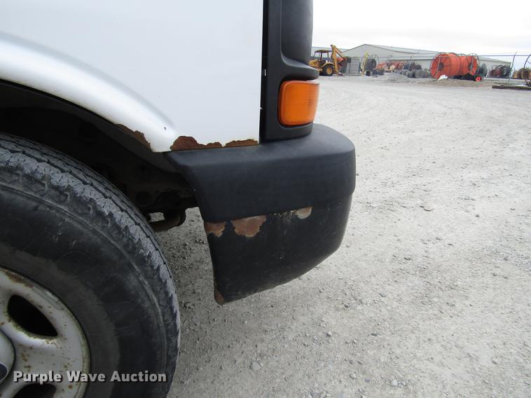 image for item DD7437 2006 GMC Savana G1500 van