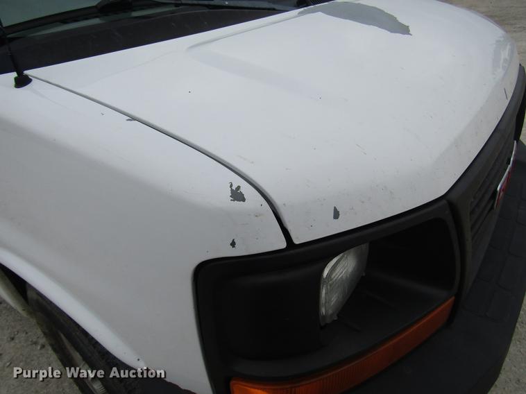 image for item DD7437 2006 GMC Savana G1500 van