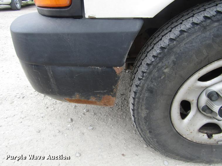 image for item DD7437 2006 GMC Savana G1500 van