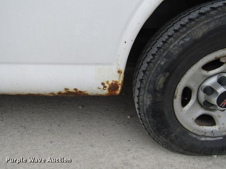 image for item DD7437 2006 GMC Savana G1500 van