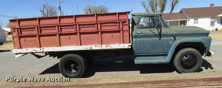 image for item DE6725 1964 Chevrolet C60 grain truck
