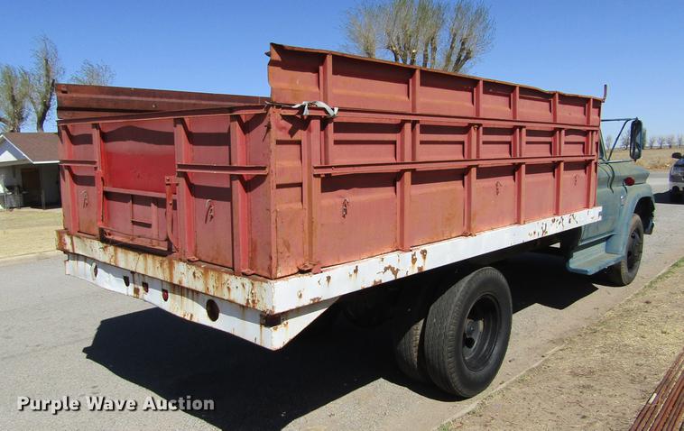 image for item DE6725 1964 Chevrolet C60 grain truck