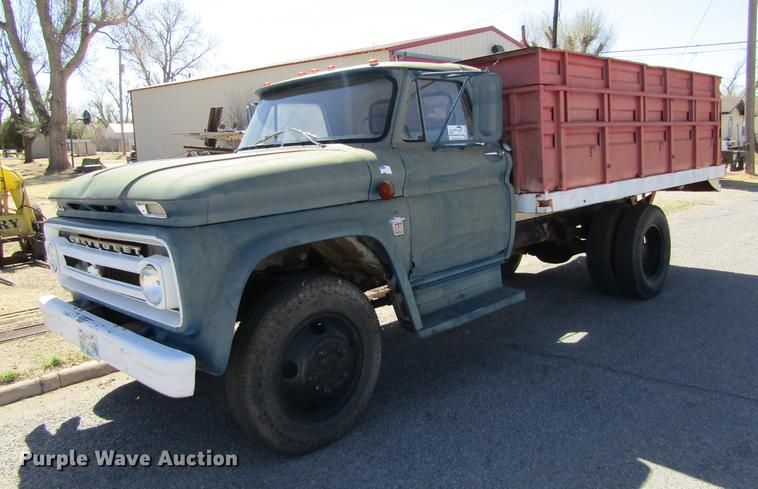 image for item DE6725 1964 Chevrolet C60 grain truck