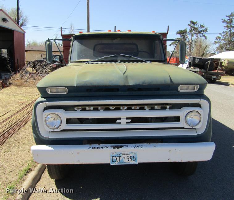 image for item DE6725 1964 Chevrolet C60 grain truck