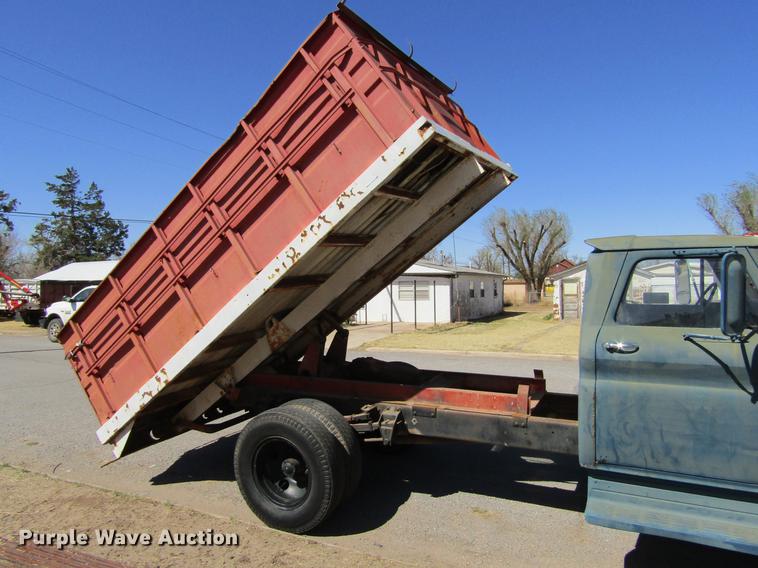 image for item DE6725 1964 Chevrolet C60 grain truck