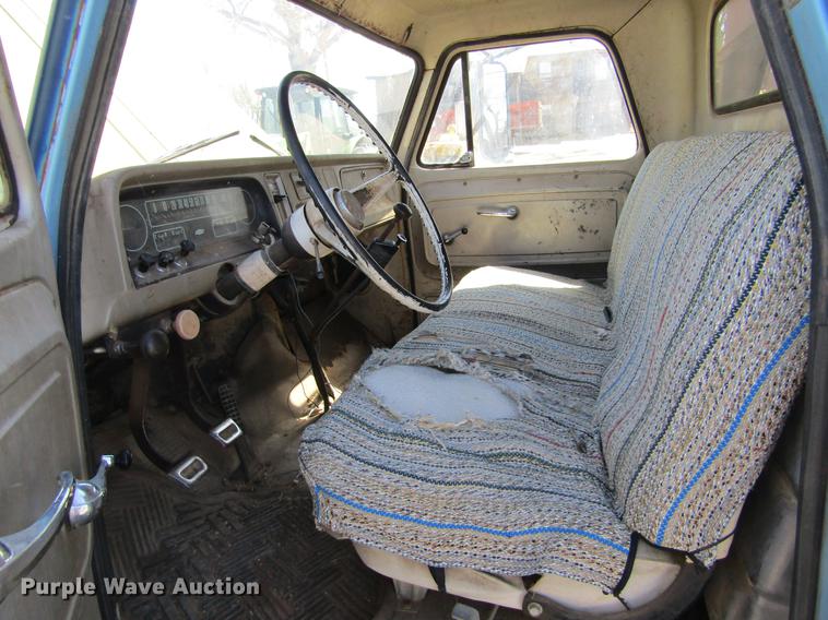 image for item DE6725 1964 Chevrolet C60 grain truck