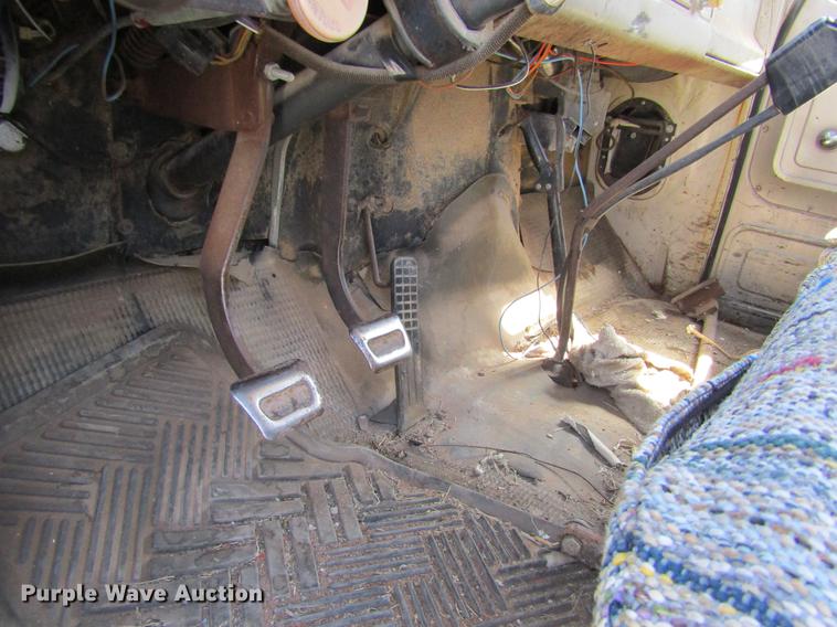 image for item DE6725 1964 Chevrolet C60 grain truck