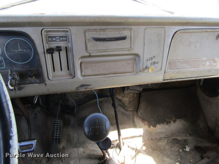 image for item DE6725 1964 Chevrolet C60 grain truck