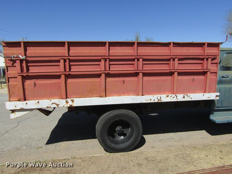 image for item DE6725 1964 Chevrolet C60 grain truck