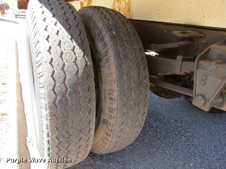 image for item DE6725 1964 Chevrolet C60 grain truck