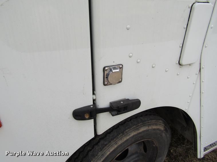 image for item DF3767 2003 Workhorse box truck