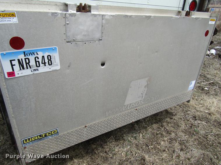 image for item DF3767 2003 Workhorse box truck