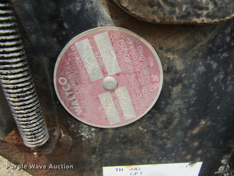 image for item DF3767 2003 Workhorse box truck