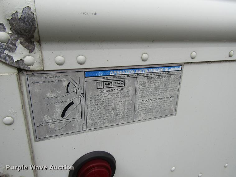 image for item DF3767 2003 Workhorse box truck