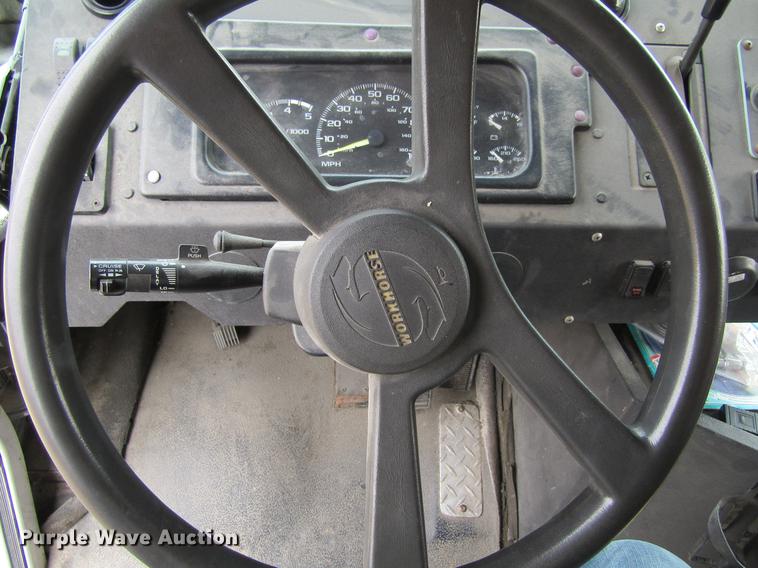 image for item DF3767 2003 Workhorse box truck