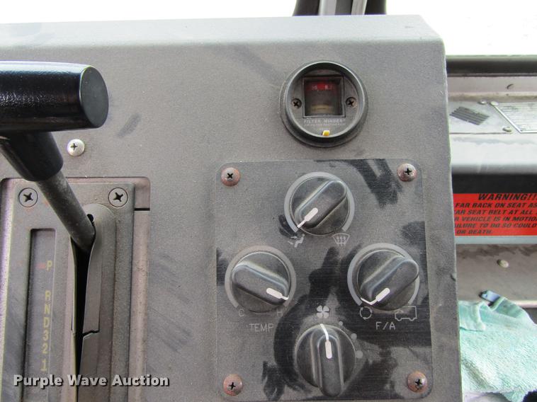 image for item DF3767 2003 Workhorse box truck