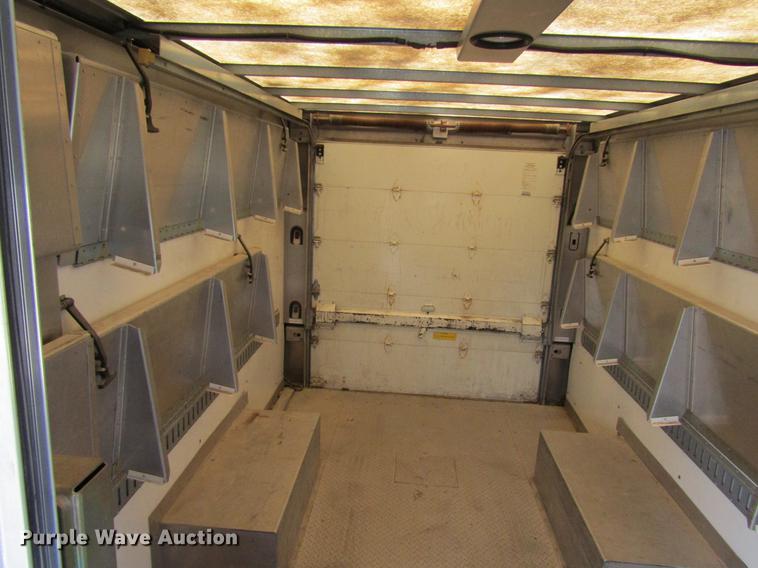 image for item DF3767 2003 Workhorse box truck
