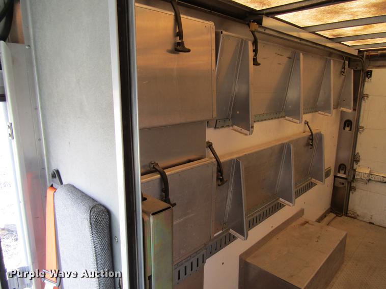 image for item DF3767 2003 Workhorse box truck