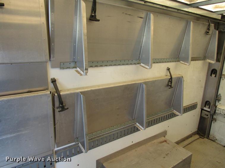 image for item DF3767 2003 Workhorse box truck