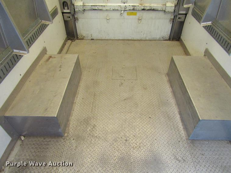 image for item DF3767 2003 Workhorse box truck