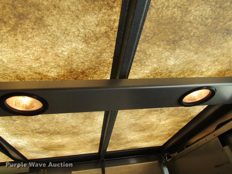 image for item DF3767 2003 Workhorse box truck